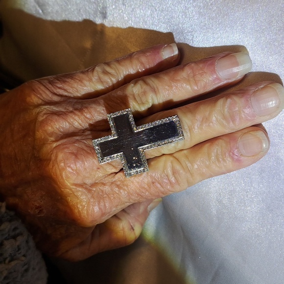 Mens/Ladies Big Cross - Picture 4 of 5